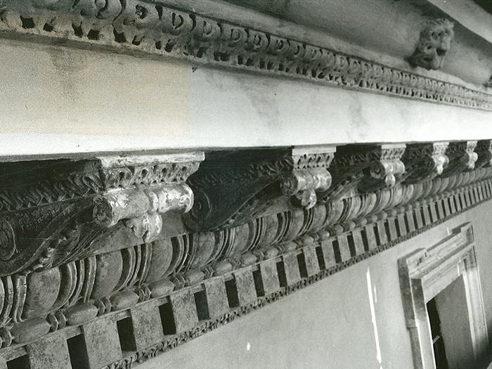 9 Particolare cornicione