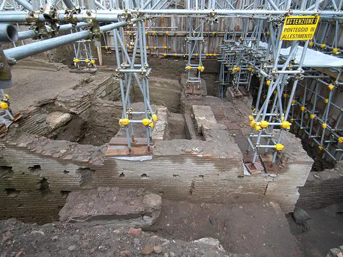 12 opere di contenimento 2