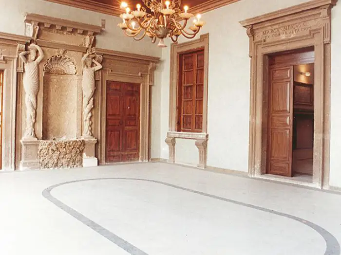 4 sala delle cariatidi