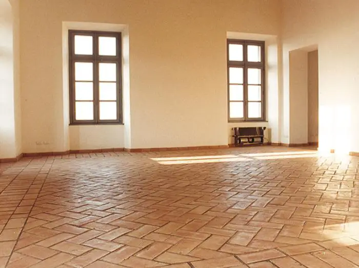 8 locale piano superiore