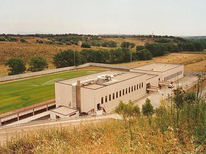 FABBRICATO PALESTRA PISCINA