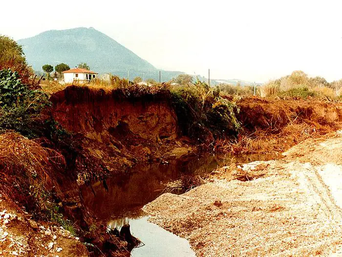 LIRI esondazione con erosione scarpata